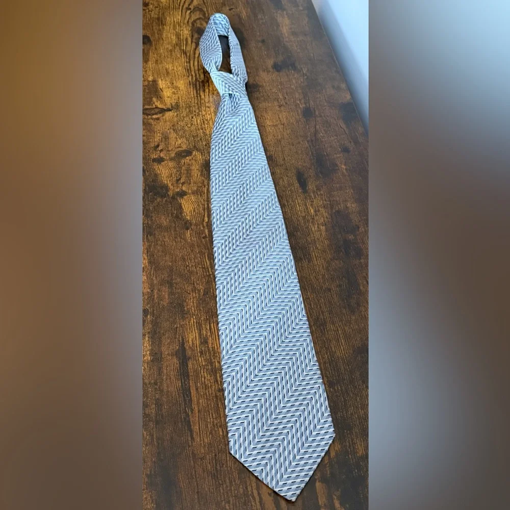 Dona Donna Silk Tie – Blue Chevron Pattern